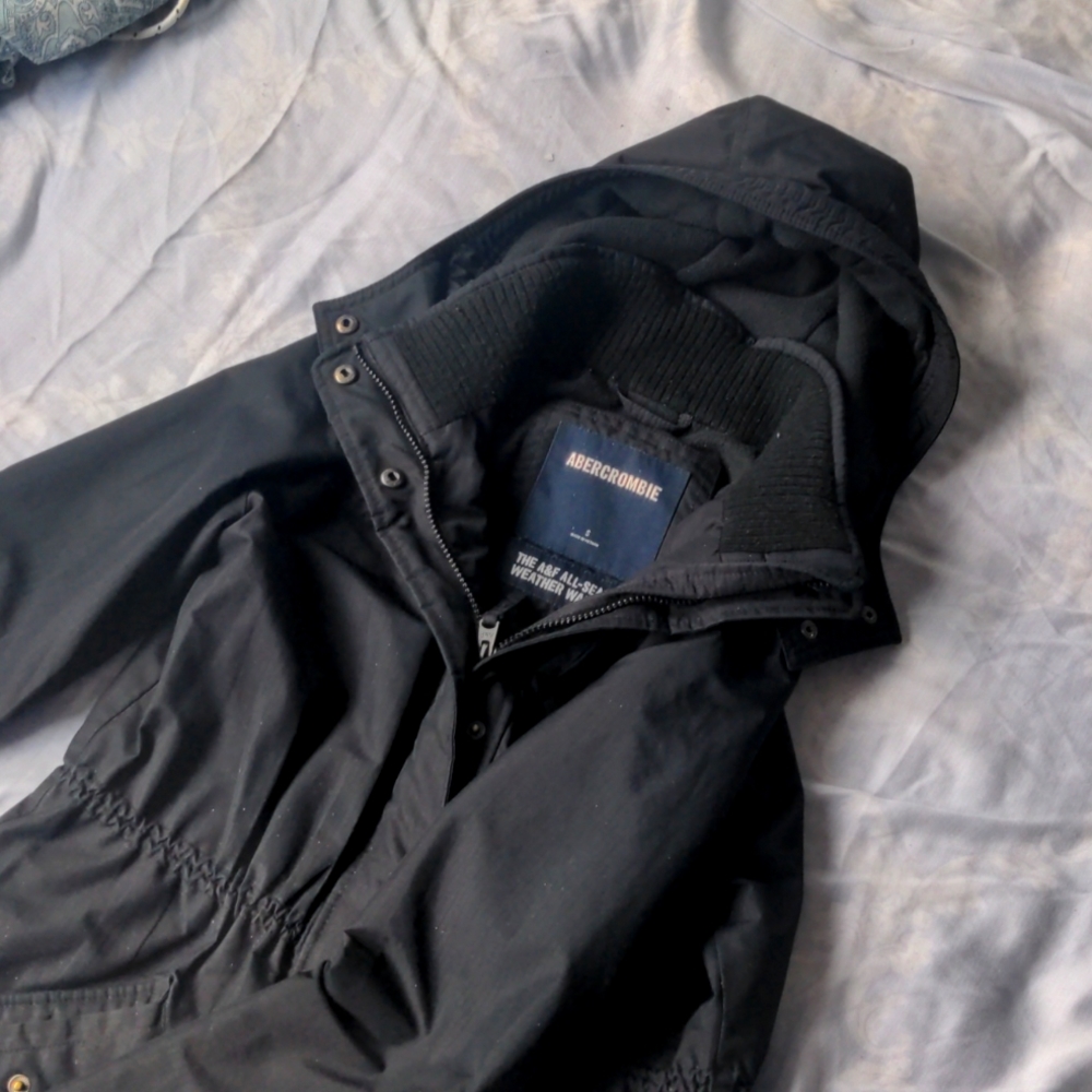 Abercrombie & Fitch All Season Weather Warrior